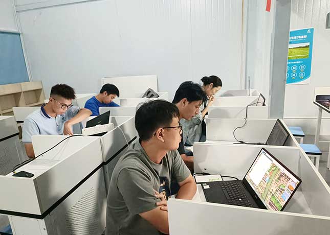 課室