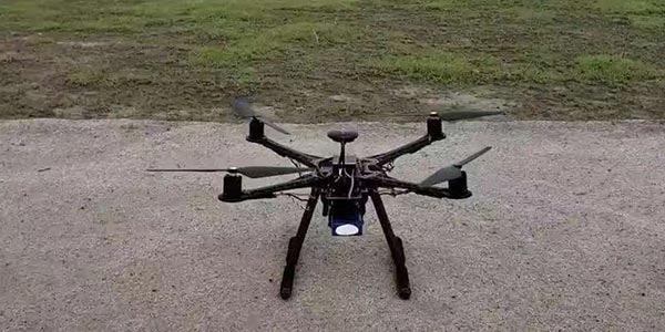 無人機