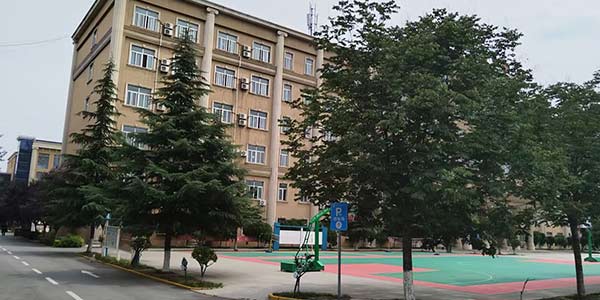 校園環(huán)境