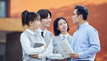 基礎(chǔ)學(xué)科課程