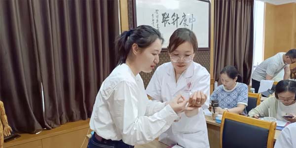 手把手指導