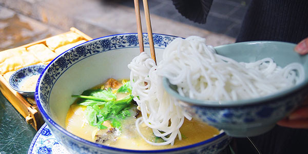 菌湯米線