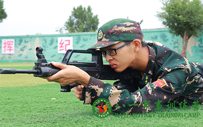 臥倒射擊