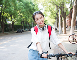 多名業內講師