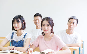 學(xué)習(xí)顧問(wèn)團(tuán)隊(duì)