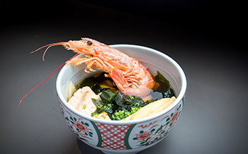 日本人每天必喝的味噌汤；汤的灵魂一一出汁汤；煮出好美味；削的艺术，日本刀工基础