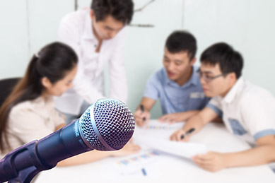 小班授課模式，教室寬敞，而且設施齊全，方便學員學習