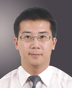 李偉