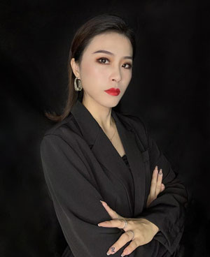 易彩霞