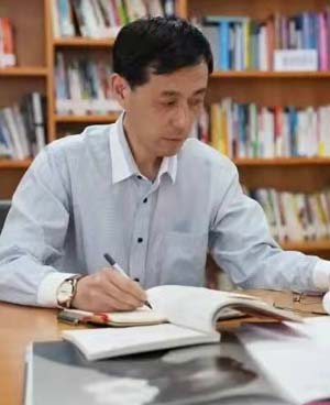 儲謹毅