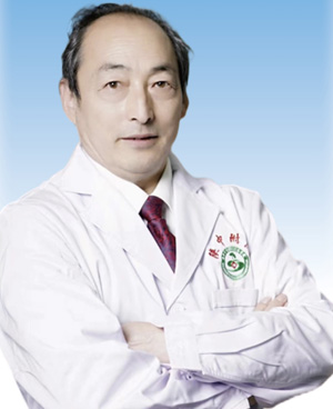 竇群立