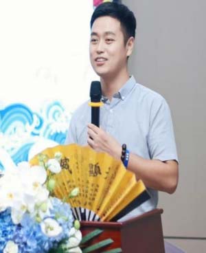 賈新杰（號：念一）