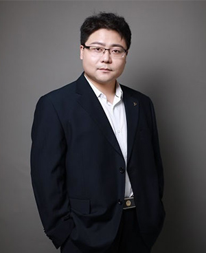 閆亮