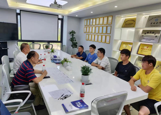 對接企業(yè)上門招聘面試