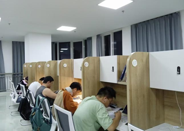自習區(qū)域