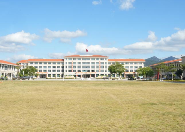 訓(xùn)練場(chǎng)地