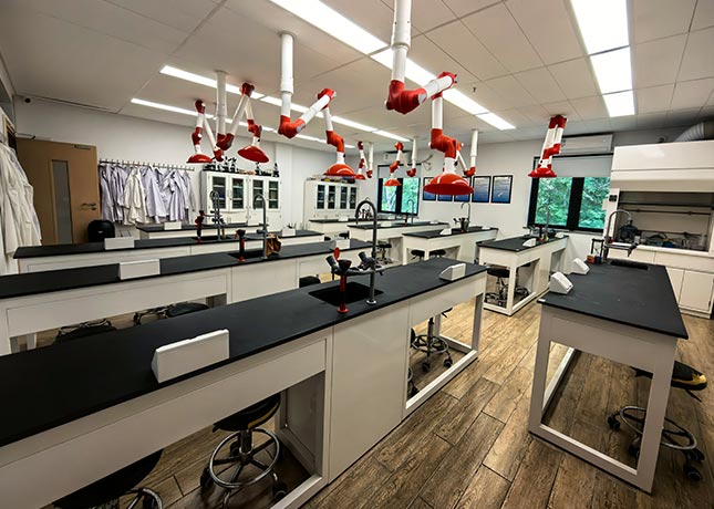 Bio-Lab