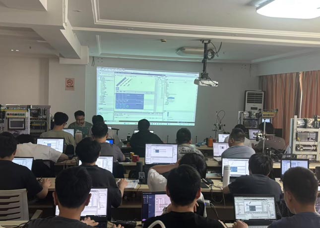 授課現(xiàn)場